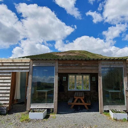 Отель Calon Y Goedwig Glamping Лландовери Экстерьер фото