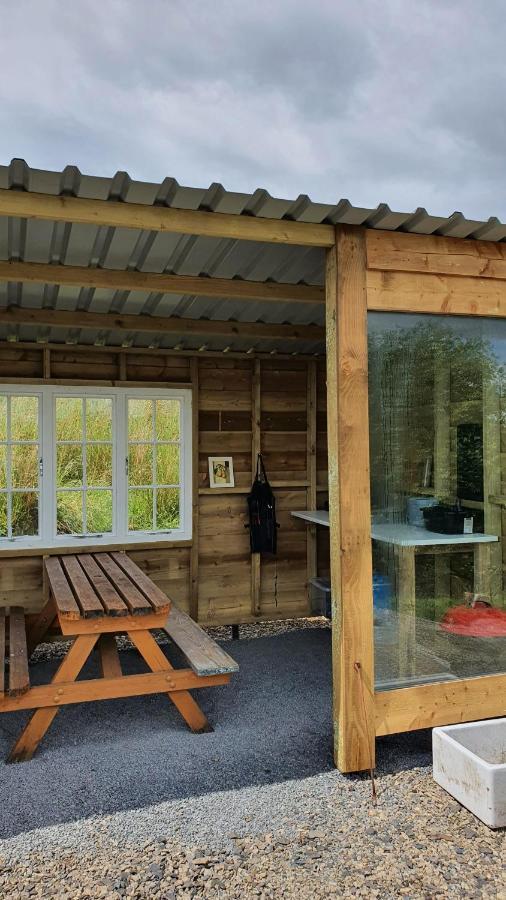 Отель Calon Y Goedwig Glamping Лландовери Экстерьер фото