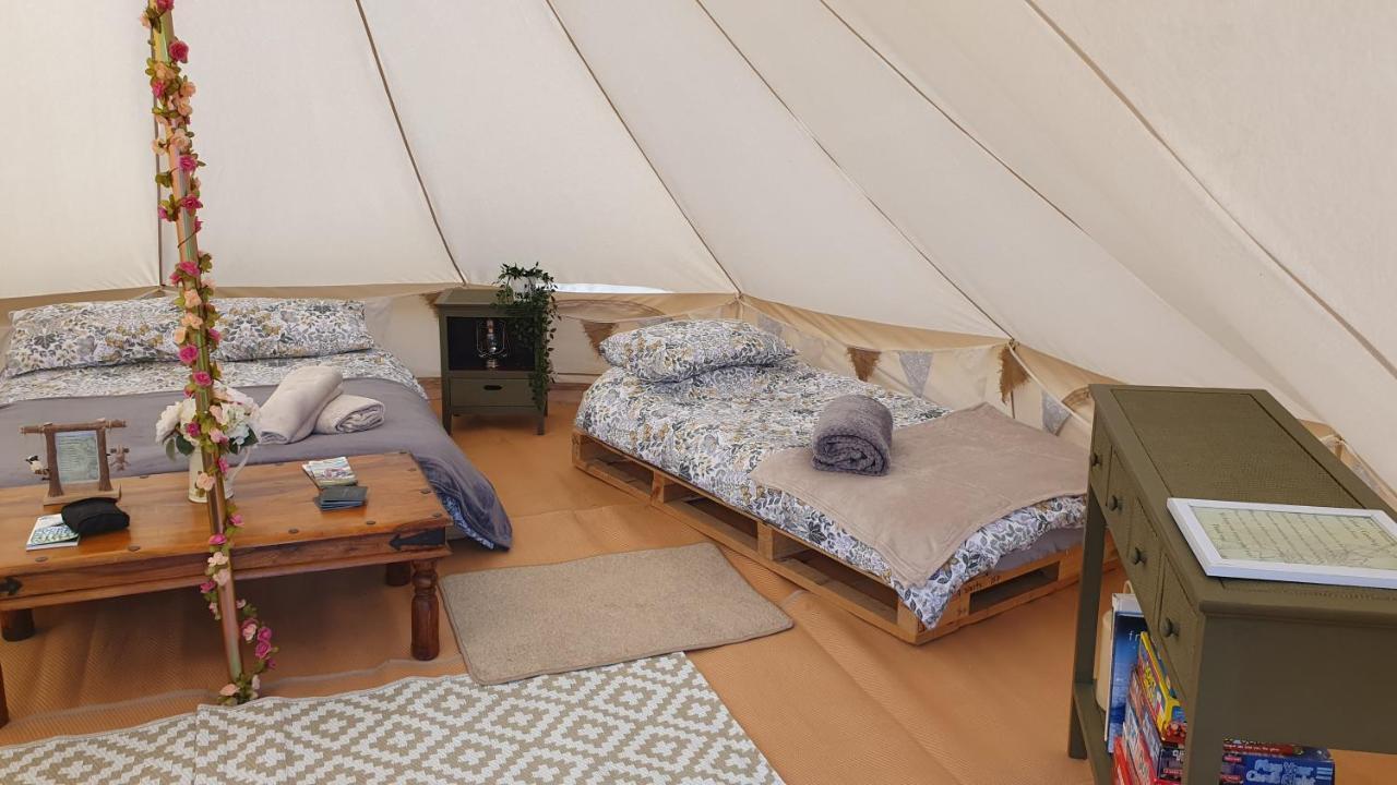 Отель Calon Y Goedwig Glamping Лландовери Экстерьер фото