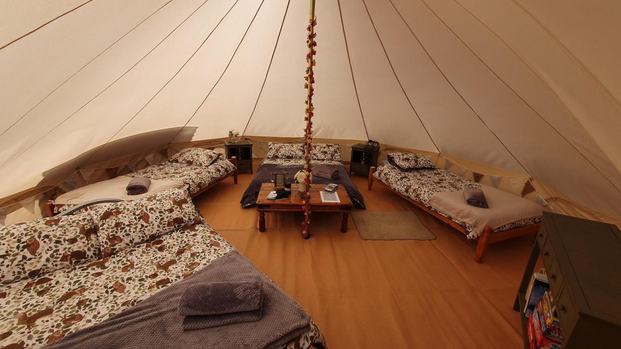Отель Calon Y Goedwig Glamping Лландовери Экстерьер фото
