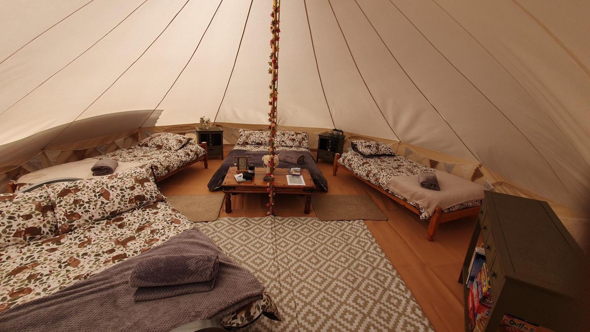 Отель Calon Y Goedwig Glamping Лландовери Экстерьер фото