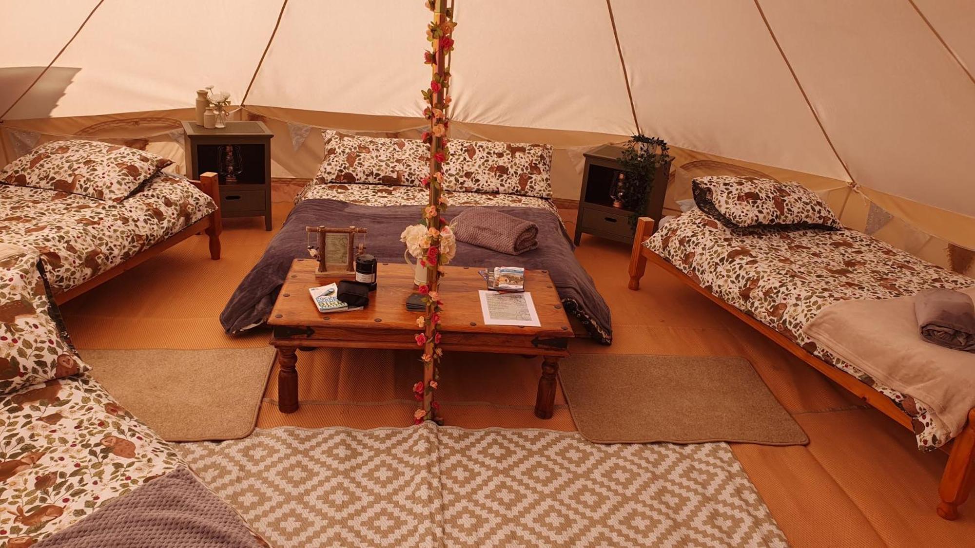 Отель Calon Y Goedwig Glamping Лландовери Экстерьер фото