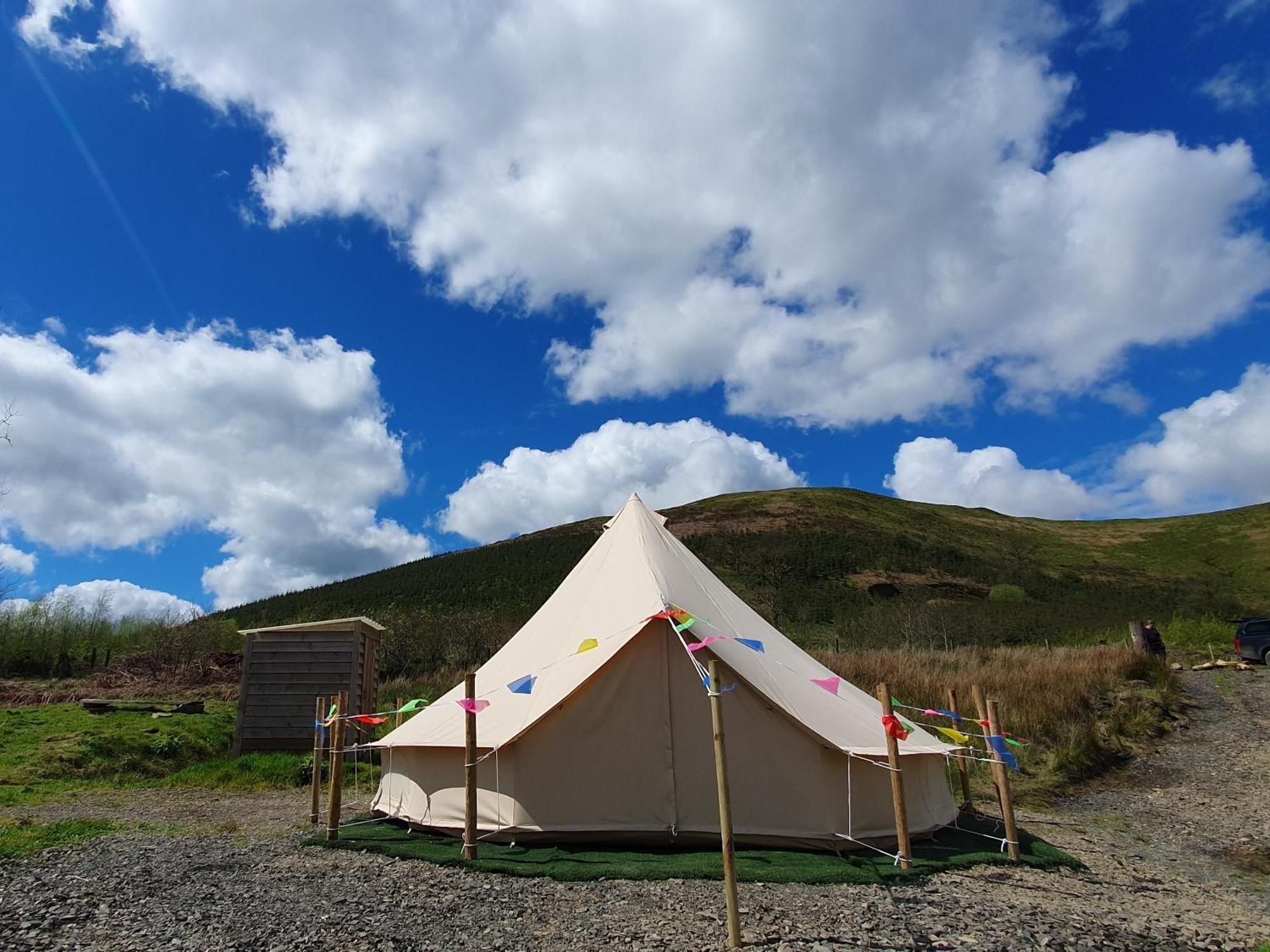 Отель Calon Y Goedwig Glamping Лландовери Экстерьер фото
